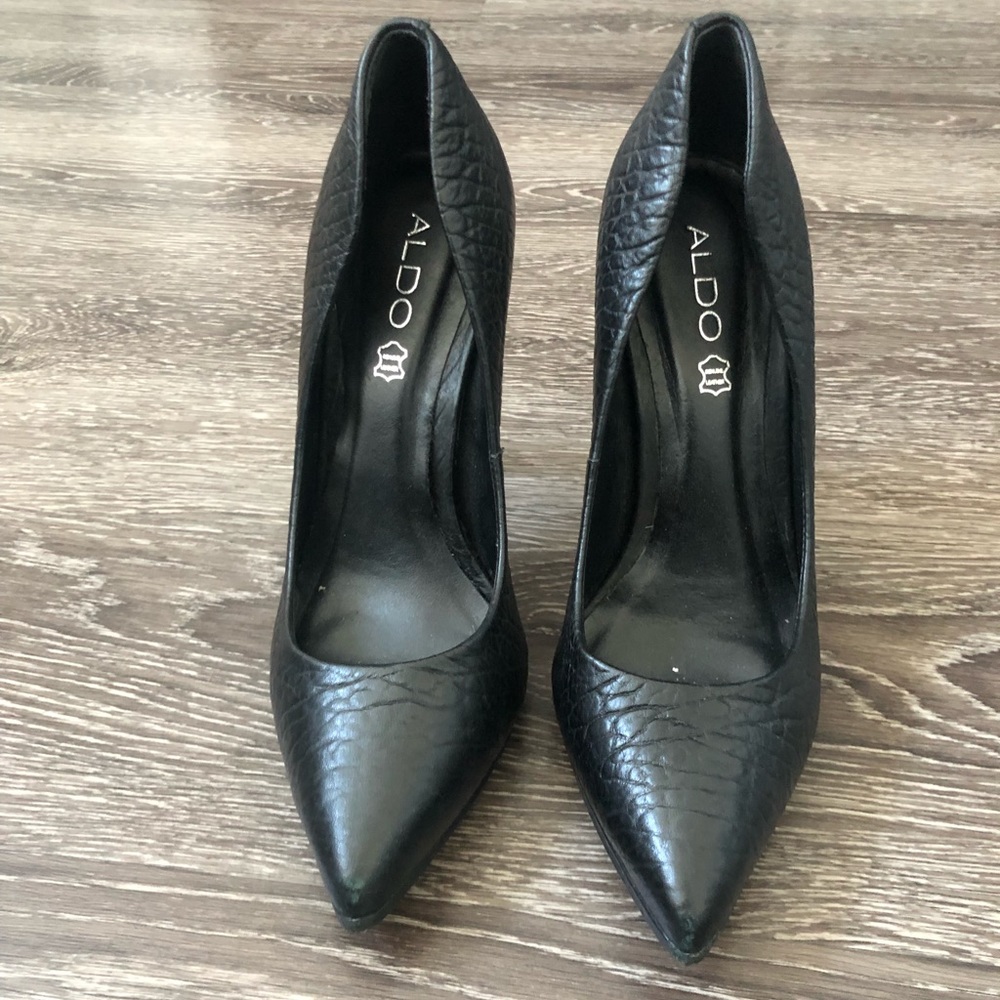 Black Aldo pump